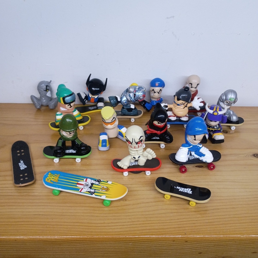 Tech Deck Dudes Magnetic Figure Lot 14 Figures And 13 Boards 2001